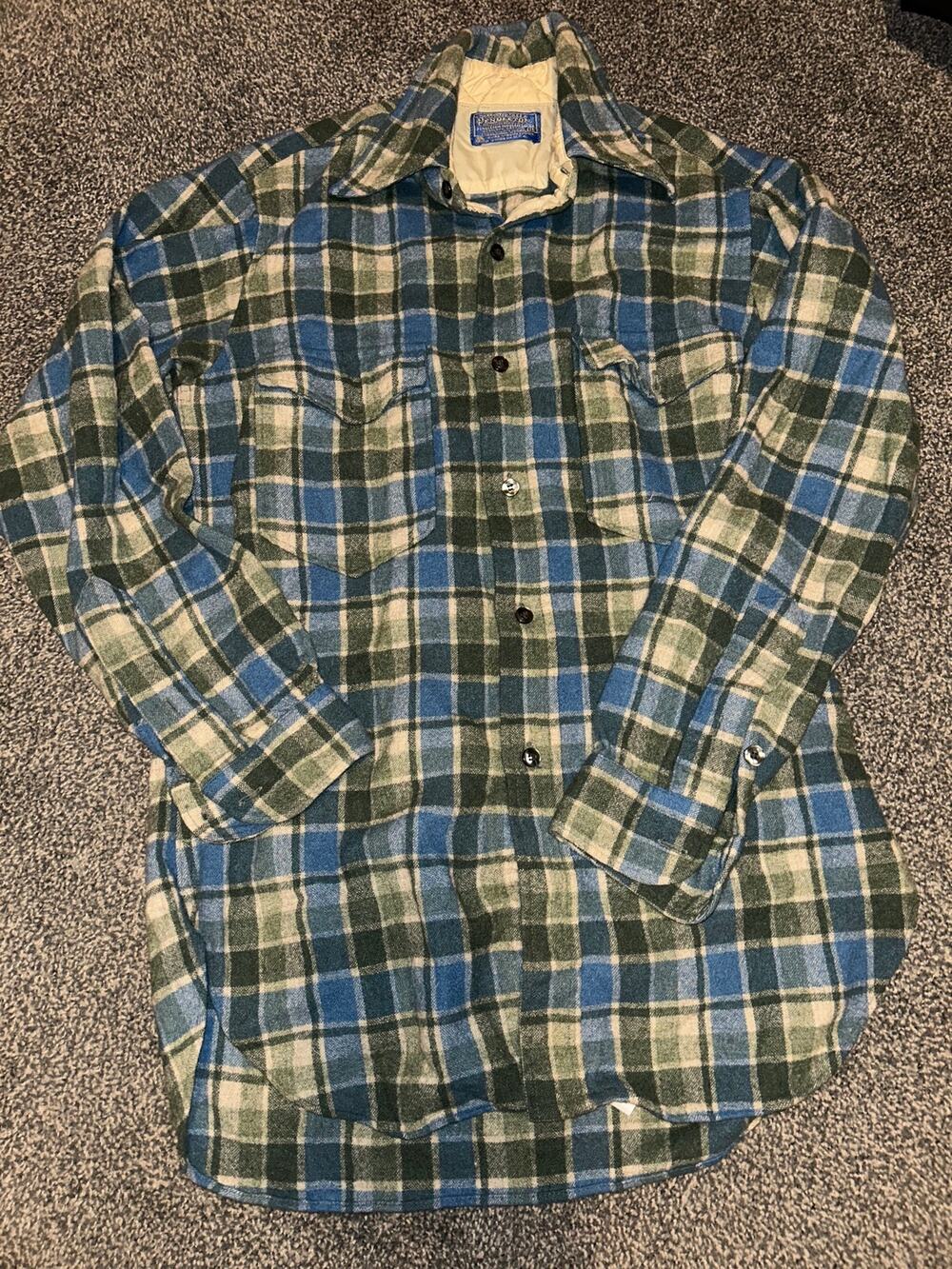 Vintage made in USA Pendleton flannel size medium has a small hole blue brown - Picture 1 of 4